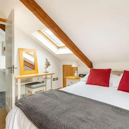 Duke House - Floor - 1 Bedroom With Hot Tub Apartment *