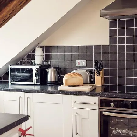 Duke House - Floor - 1 Bedroom With Hot Tub Apartment *