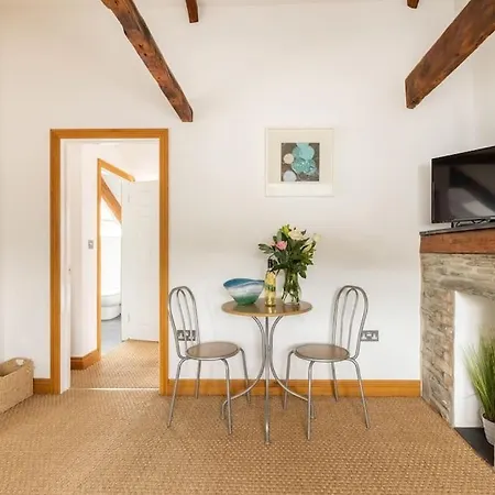 Duke House - Floor - 1 Bedroom With Hot Tub *